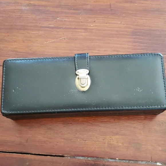 Travel jewelry case. Sturdy. Good condition - Picture 6 of 9